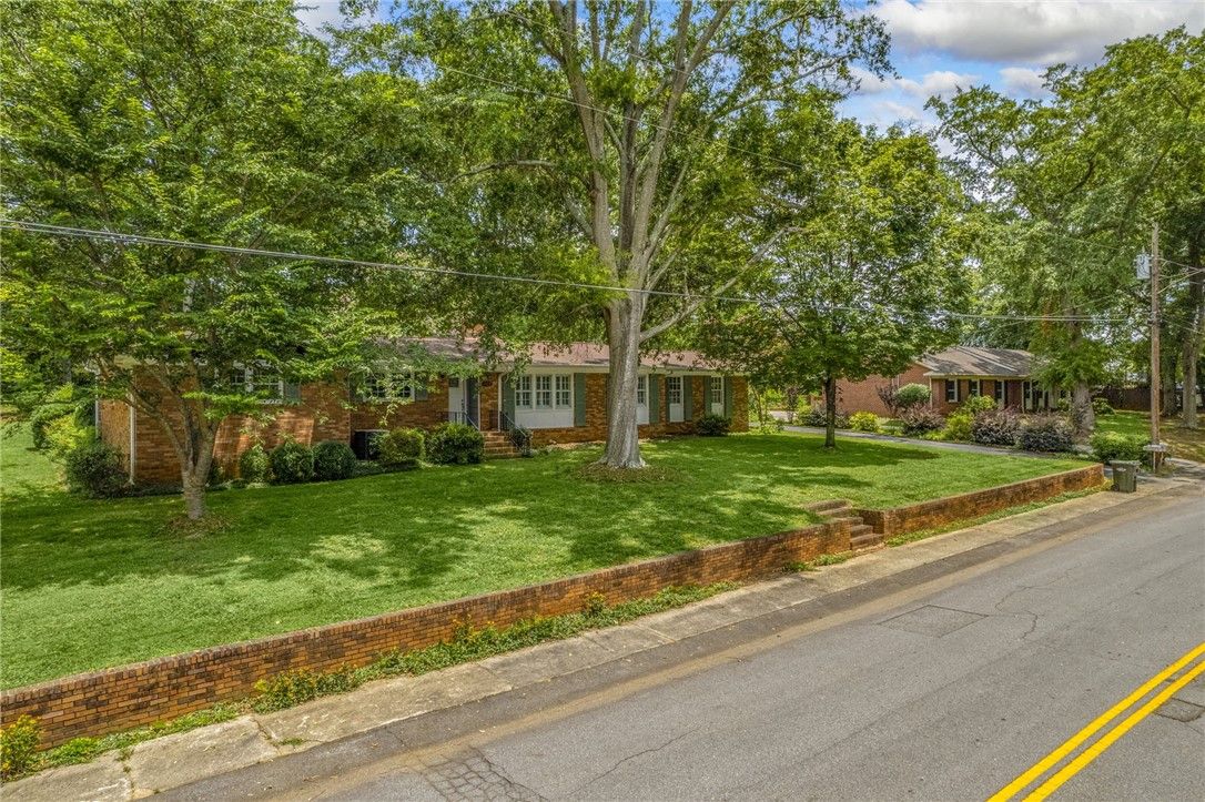 Property image 3 at 409 Stewart Drive, Easley, SC 29640