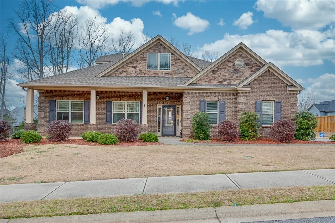 Tuscany Falls, Simpsonville Community
