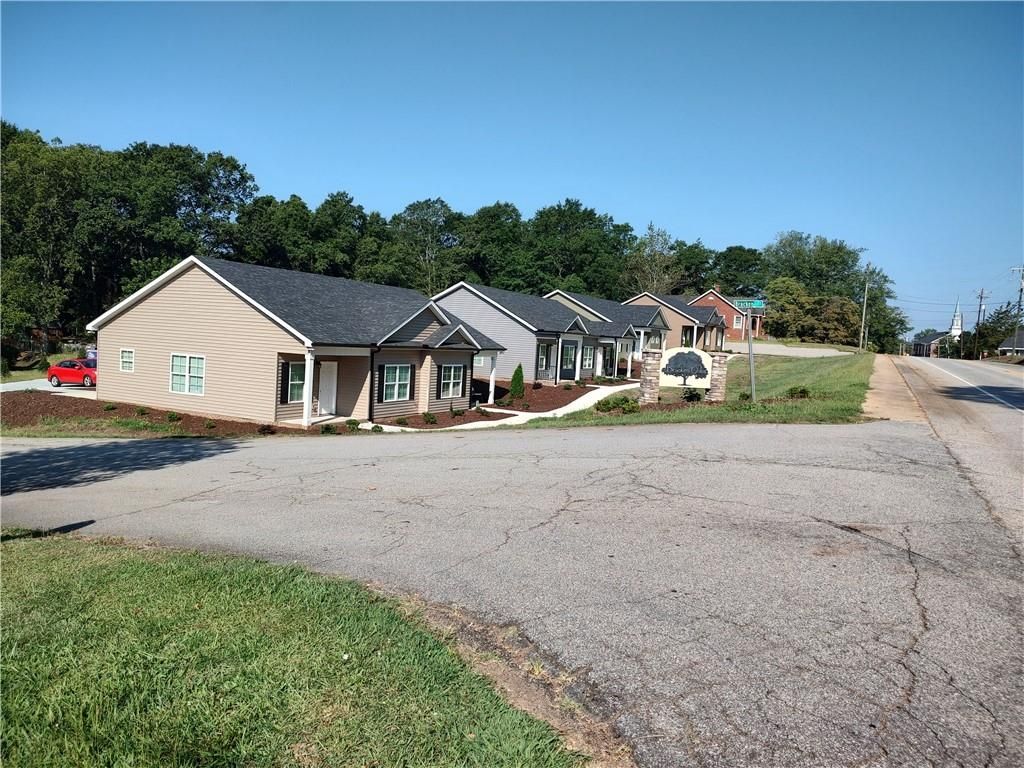 Property image 3 at 135 Bracken Court, Liberty, SC 29657
