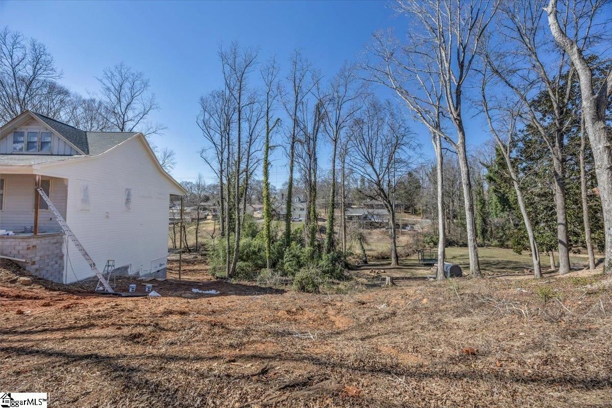 Property image 2 at 31 Arbutus Trail, Greenville, SC 29607