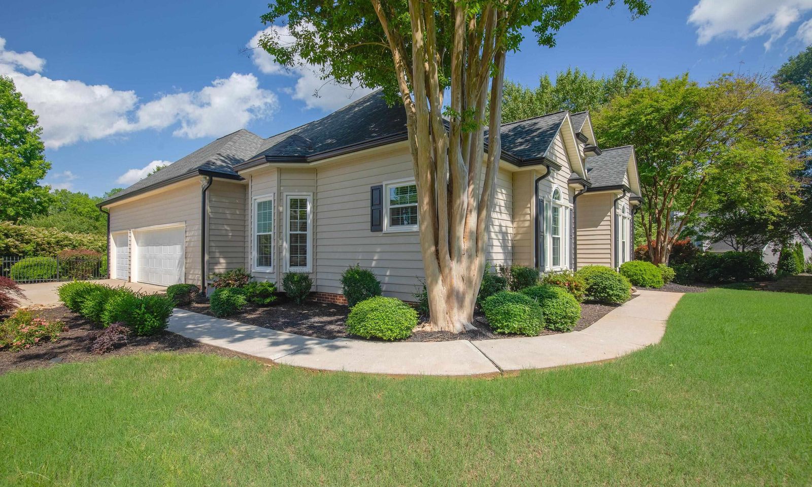 Property image 2 at 300 BATTERY Boulevard, Greenville, SC 29615