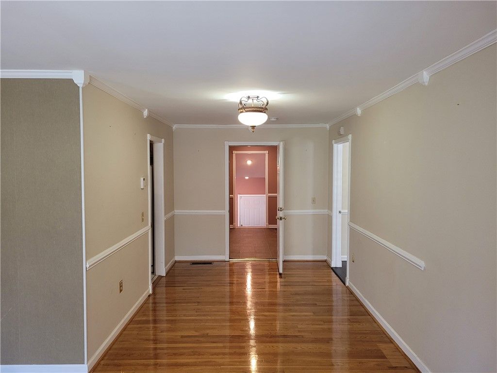 Property image 5 at 1008 Royal Summit Drive, Seneca, SC 29678
