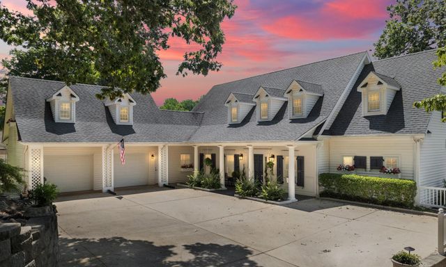 158 Lake Bowen Drive
