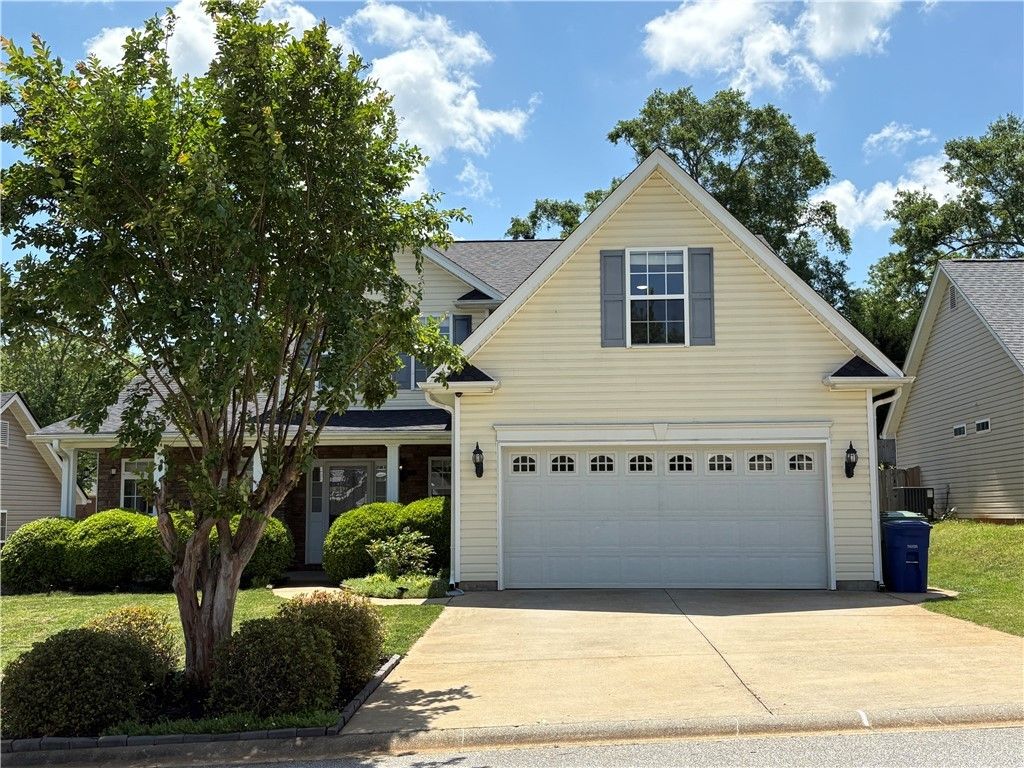 Main image of property at 204 Silver Run Lane, Greenville, SC 29607