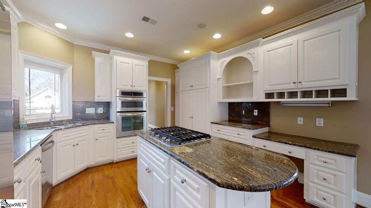 Property image 2 at 15 Germander Court, Greenville, SC 29615