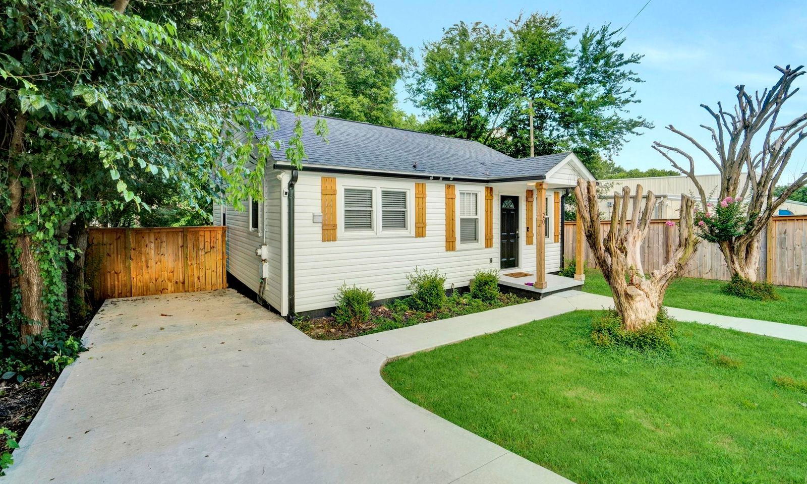 Property image 3 at 20 Santuck Street, Greenville, SC 29611