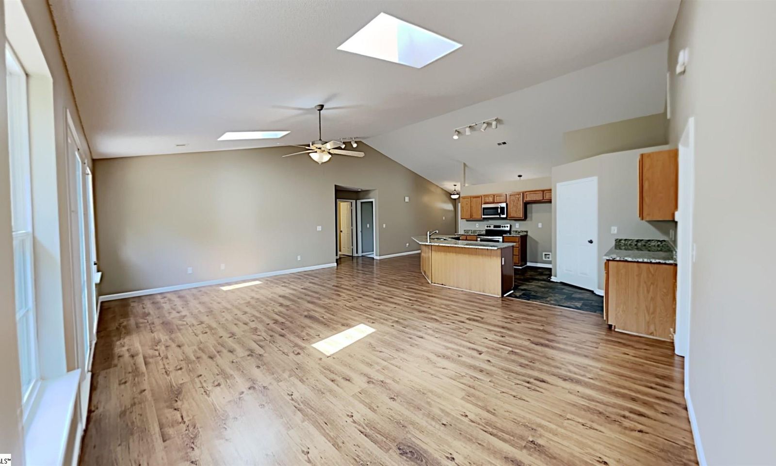 Property image 3 at 600 E Victor Hill Road, Duncan, SC 29334
