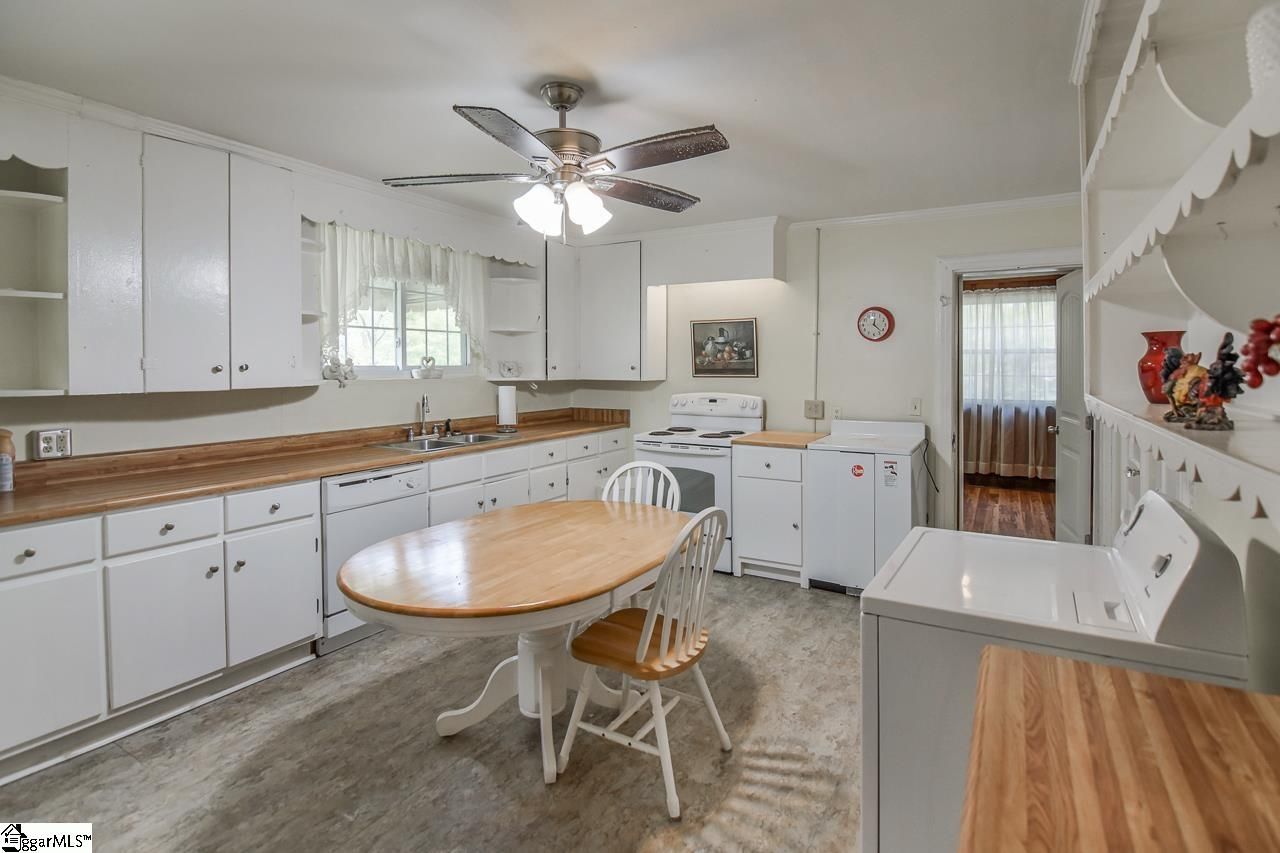 Property image 3 at 601 Bear Drive, Greenville, SC 29605