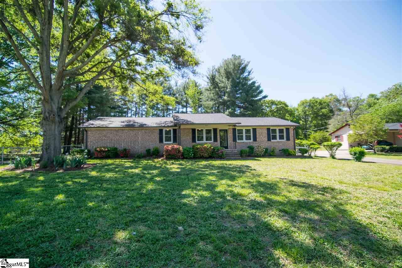 Property image 1 at 138 Barwood Circle, Greenville, SC 29611