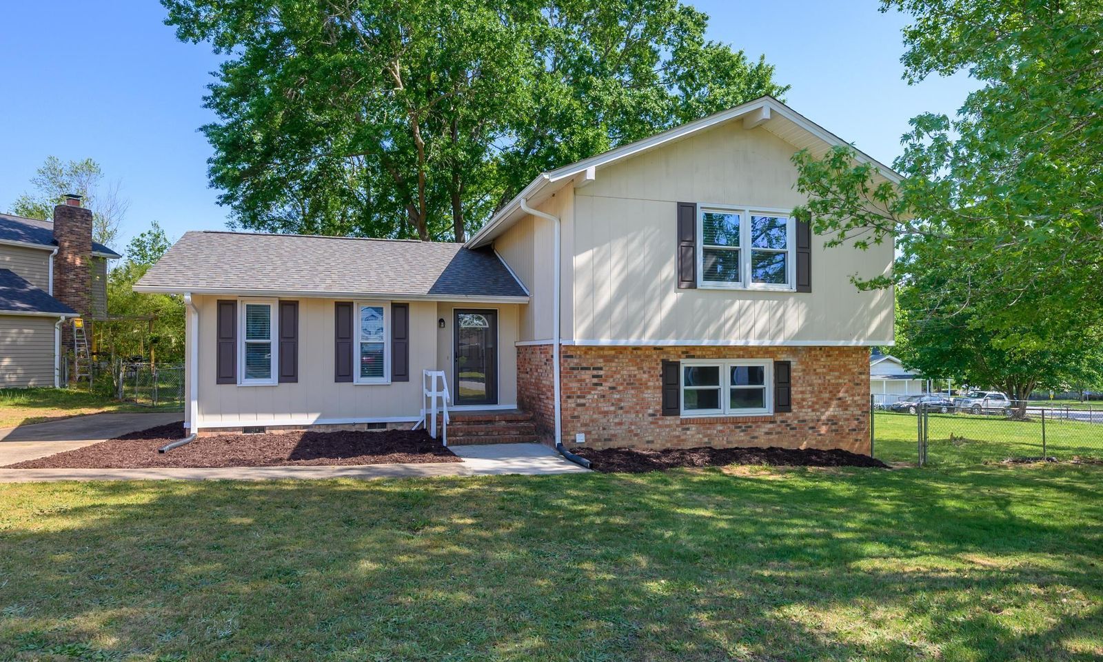 Property image 2 at 100 Newgate Drive, Simpsonville, SC 29681
