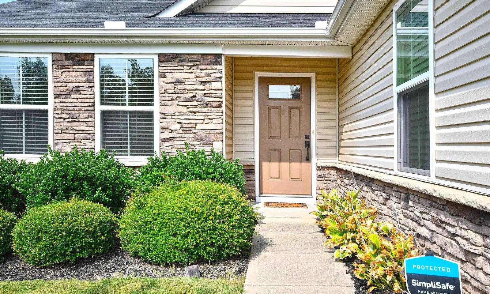 Property image 2 at 637 Lynndale Court, Greenville, SC 29617