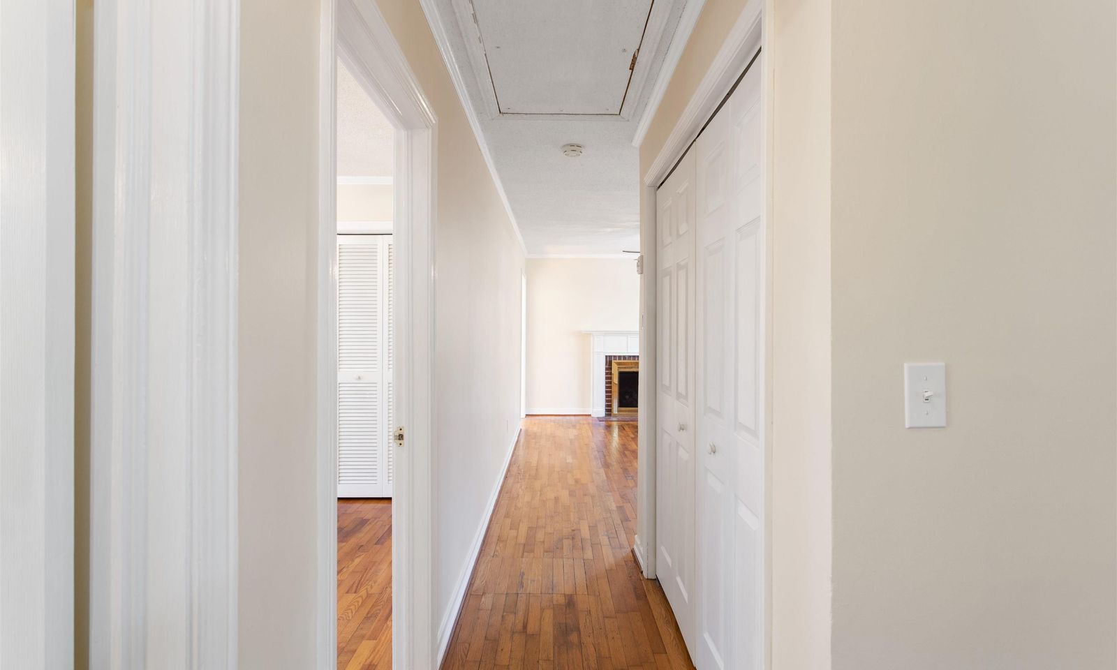 Property image 5 at 8 Linda Lane, Greenville, SC 29617-8119