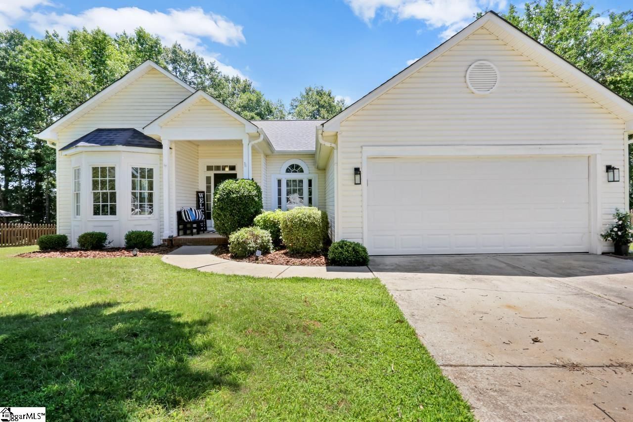 Main image of property at 213 W Poplar Ridge Drive, Duncan, SC 29334