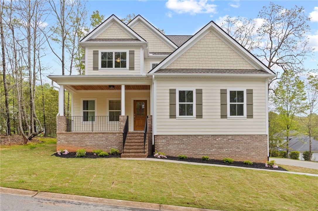 Property image 1 at 135 Old Compton Street, Pendleton, SC 29670