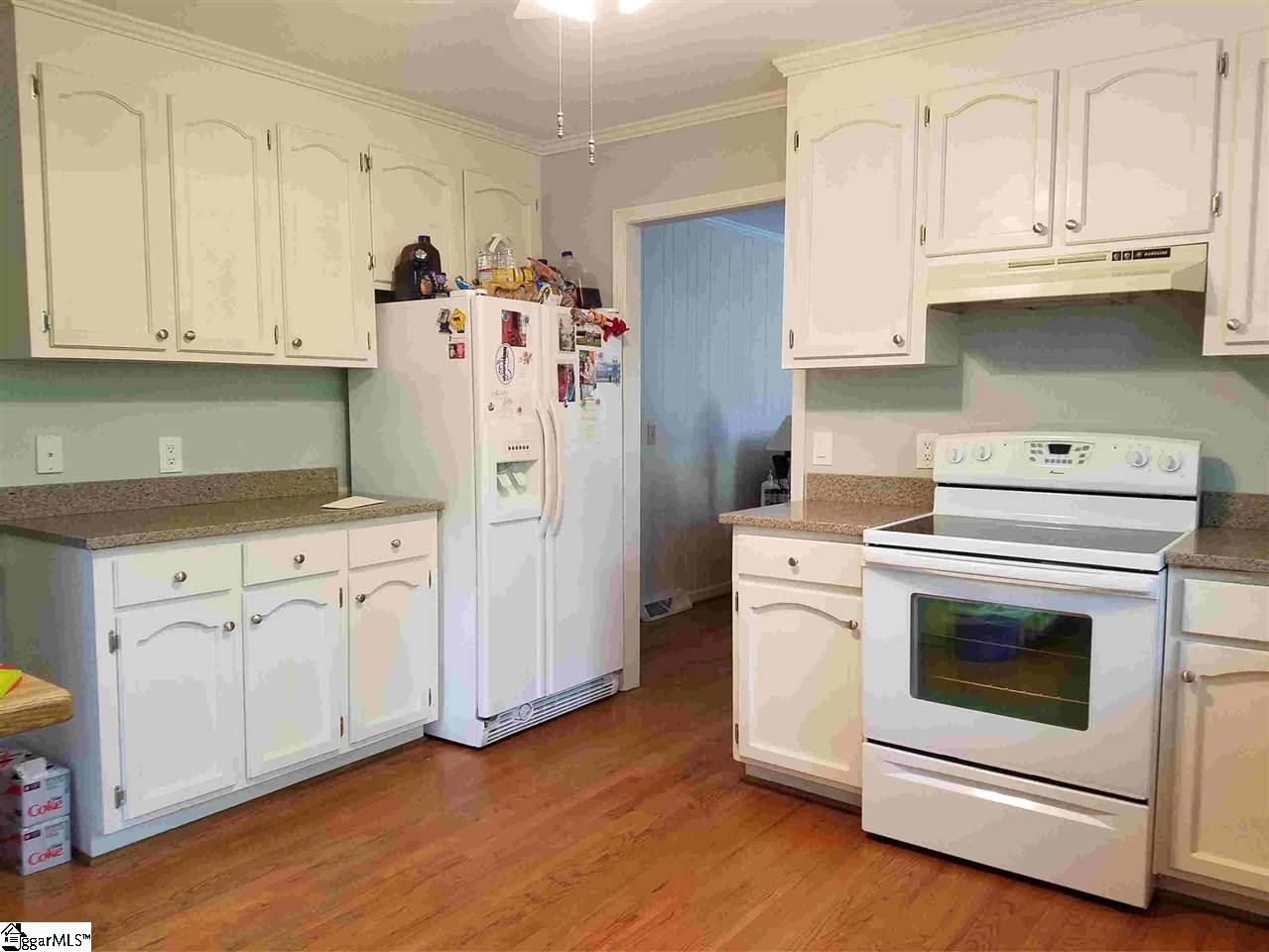 Property image 4 at 212 Oakwood Court, Greenville, SC 29607