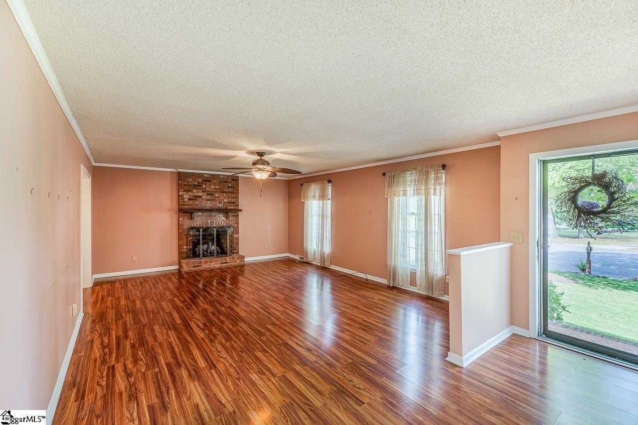 Property image 3 at 4 Gray Fox Court, Taylors, SC 29687