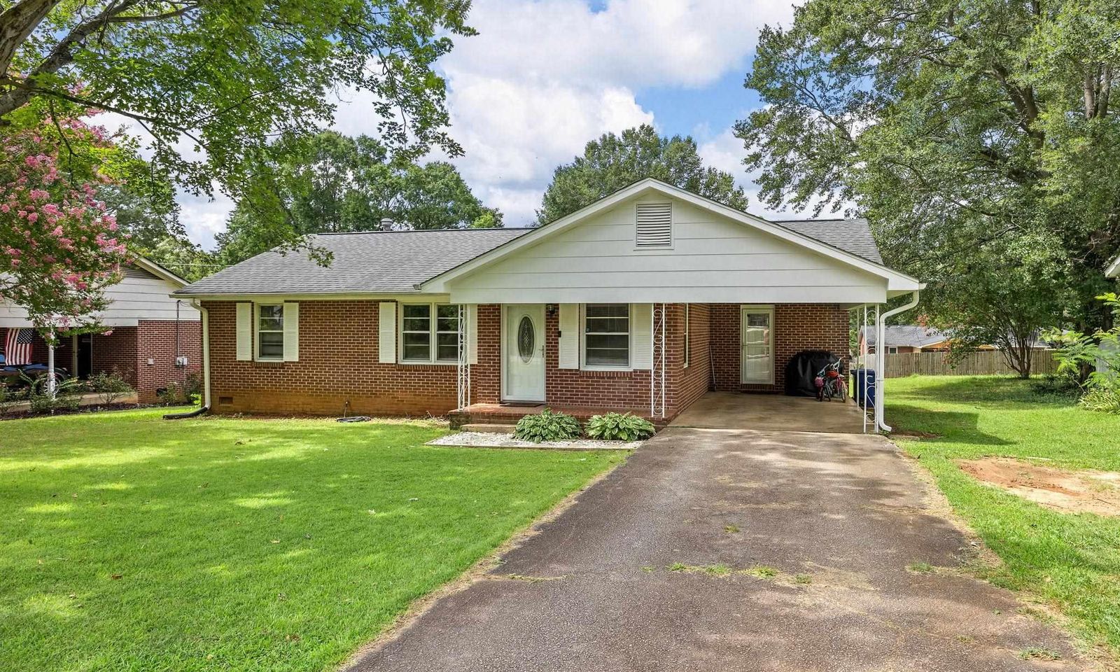 Property image 1 at 104 1st Avenue, Spartanburg, SC 29302