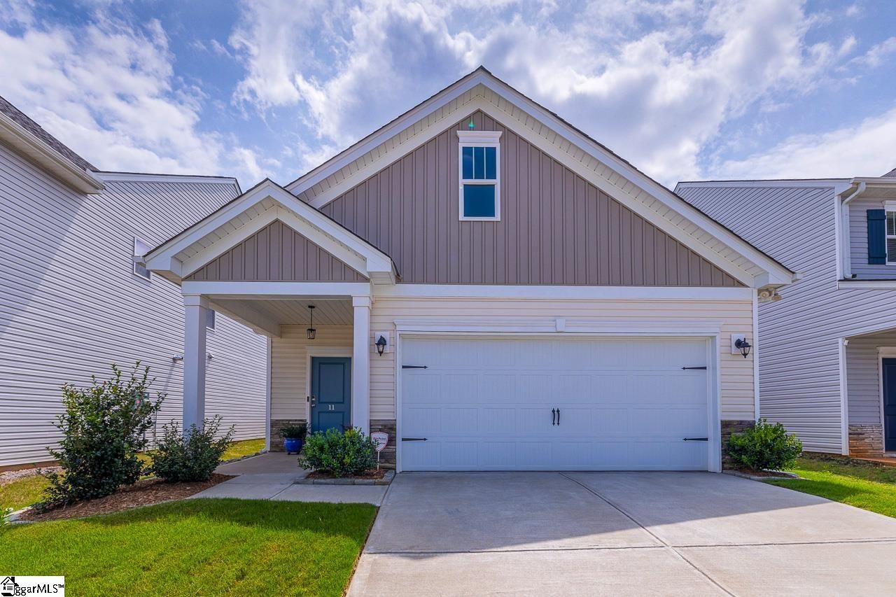 Main image of property at 11 Corsica Court, Simpsonville, SC 29681