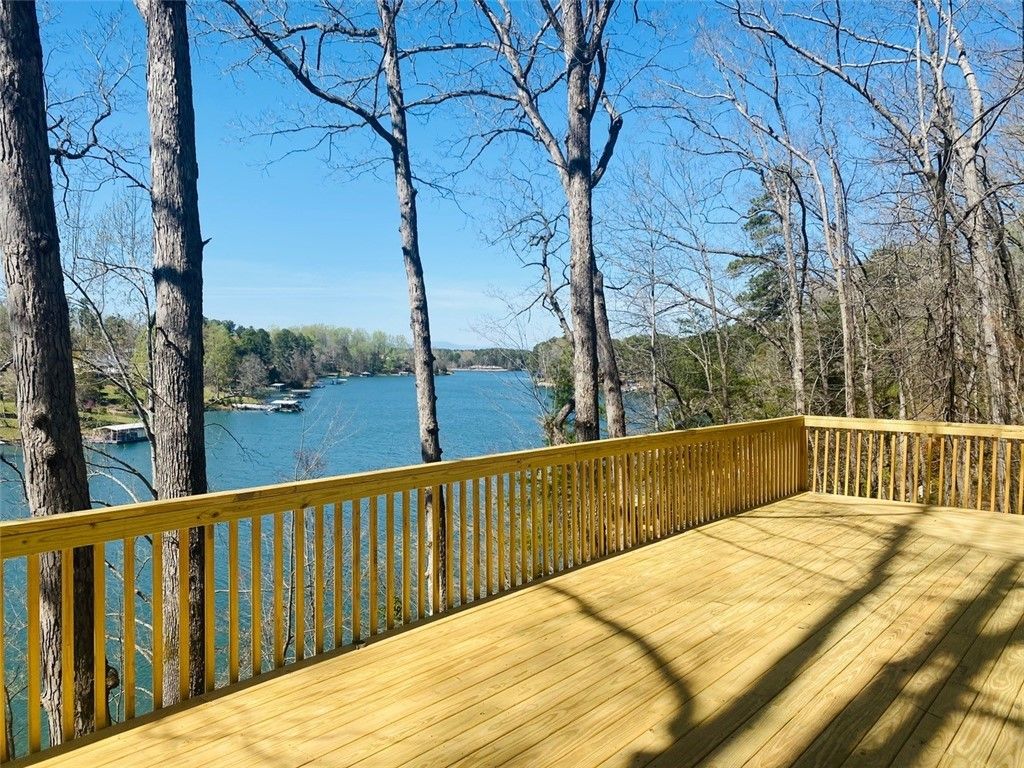Property image 4 at 303 Harbor Drive, Seneca, SC 29672