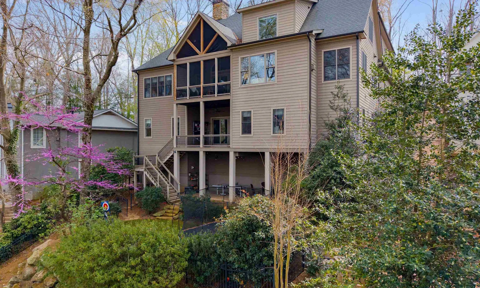 Greenville Country Club, Greenville Community