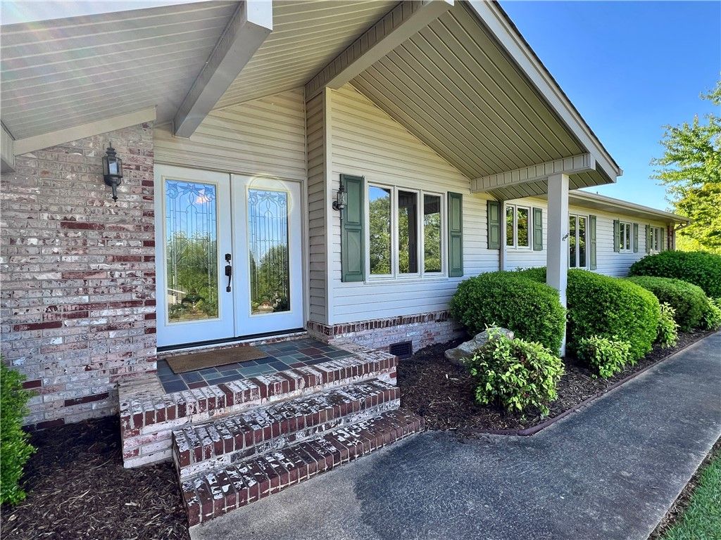 Property image 3 at 122 Mountainview Drive, Pickens, SC 29671