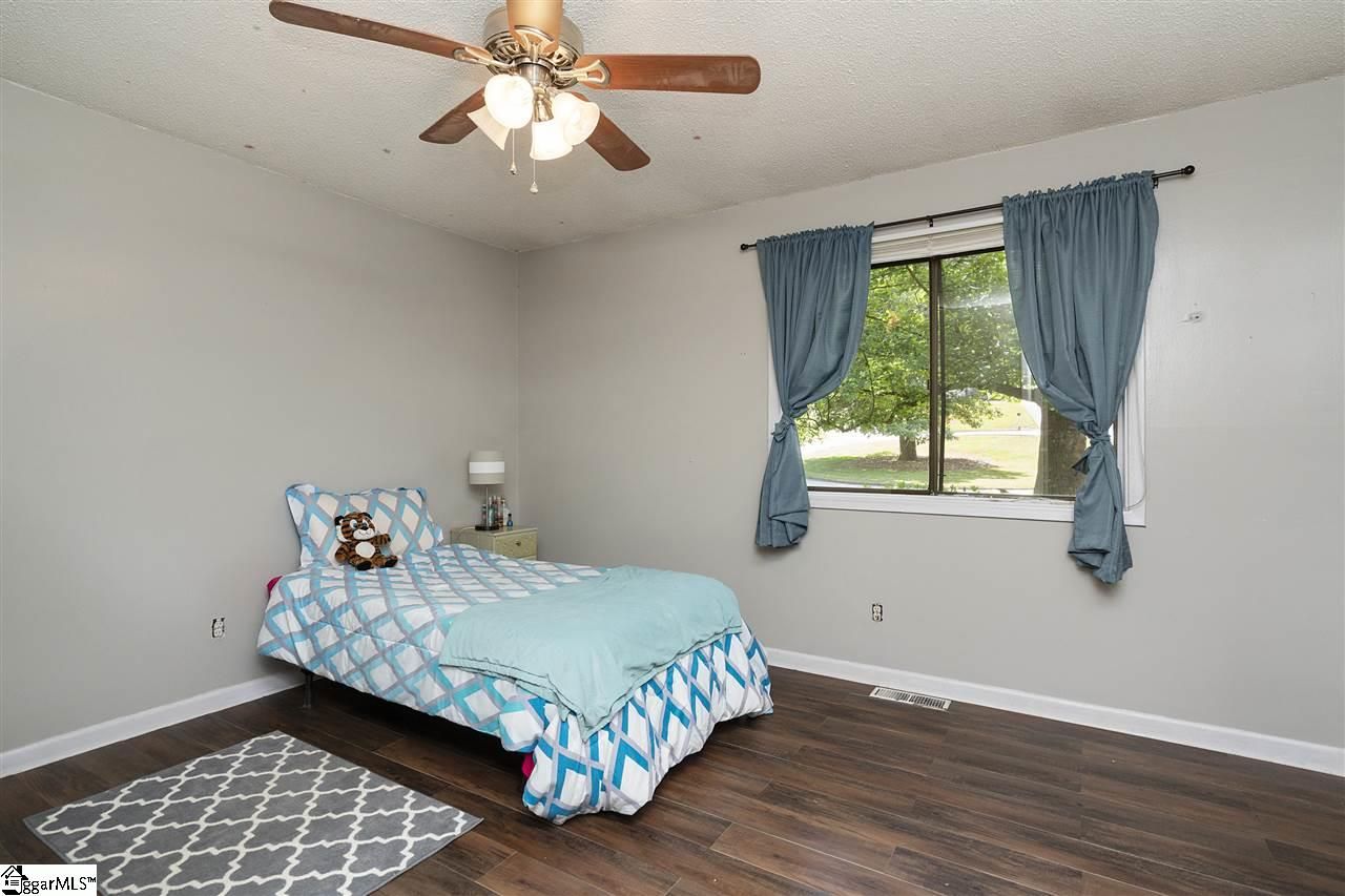 Property image 5 at 1003 Hollow Oak Drive, Taylors, SC 29687