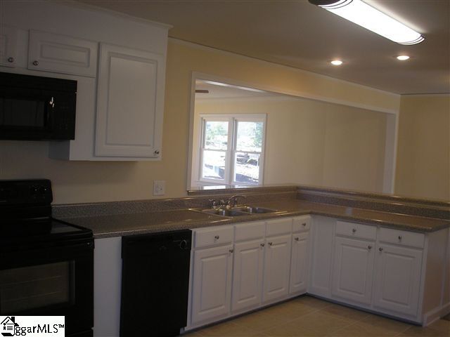 Property image 3 at 19 Two Notch Road, Greenville, SC 29605