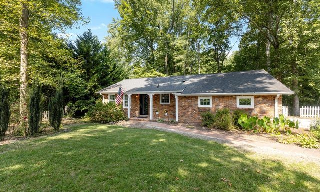 206 Dellrose Circle