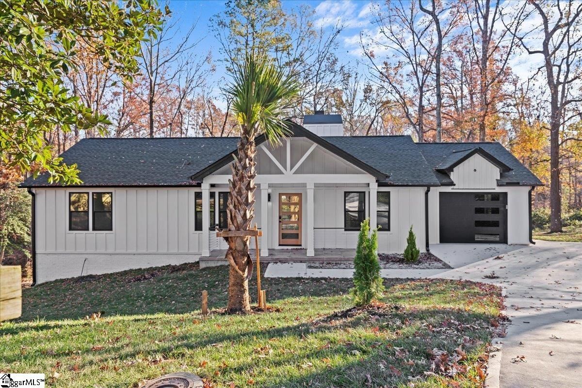 Main image of property at 106 Concord Court, Simpsonville, SC 29681-3370