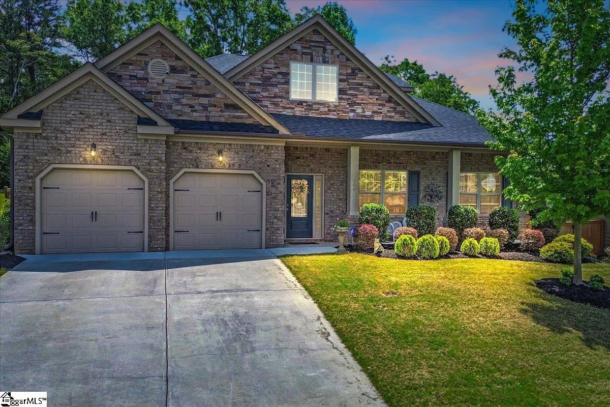 Ashcroft, Simpsonville Community