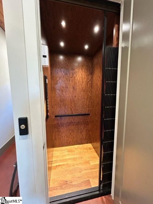Property image 4 at 419 N Markley Street, Greenville, SC 29605