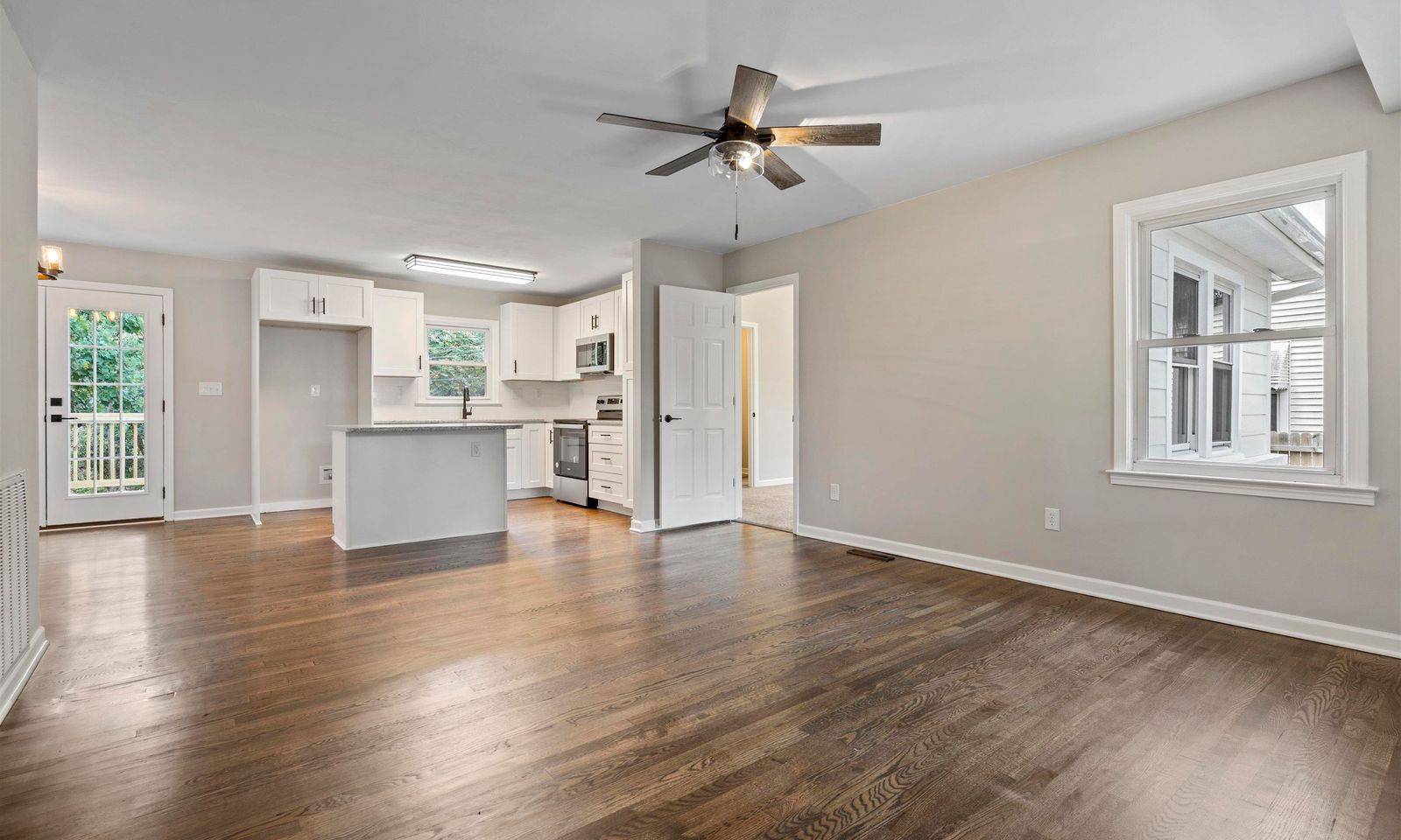 Property image 4 at 20 Sequoia Drive, Greenville, SC 29605-4636