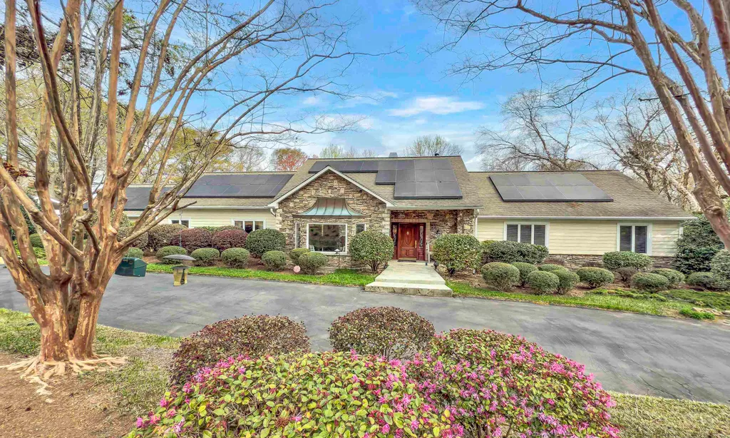 15 Darien Way