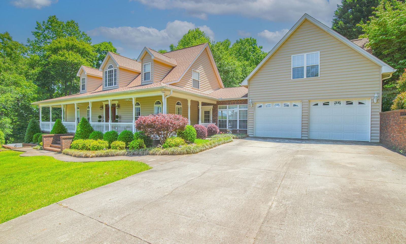 Property image 3 at 121 Raccoon Trail, Travelers Rest, SC 29690-8170