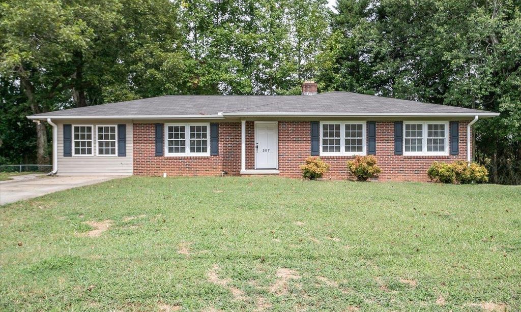 207 Forest Drive