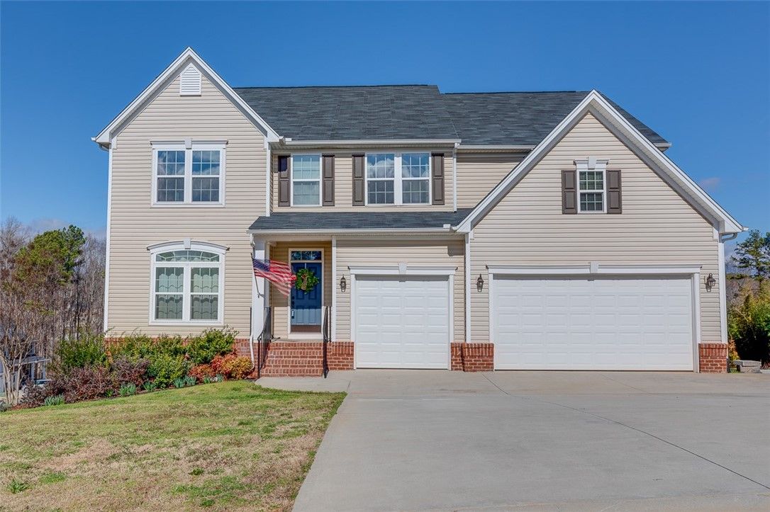 Main image of property at 3 Grace Court, Easley, SC 29642