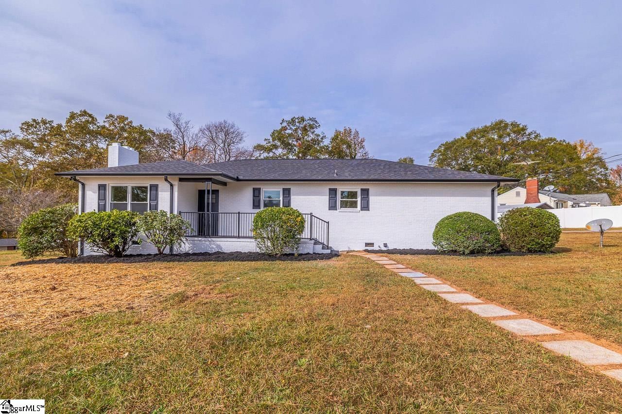 Main image of property at 111 Tanglewood Drive, Greenville, SC 29611