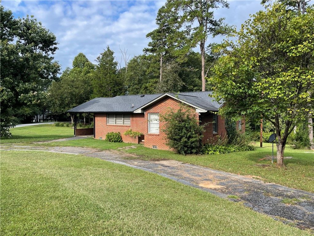 Property image 2 at 1110 Royal Summit Drive, Seneca, SC 29678