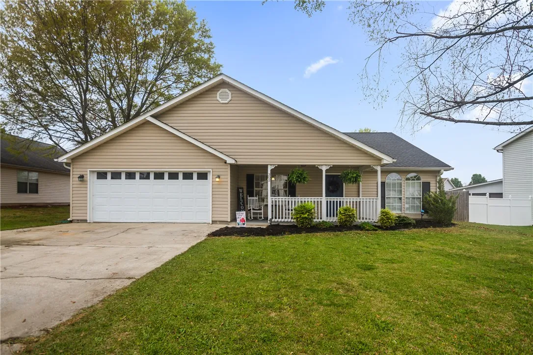 Country Gardens, Fountain Inn Community