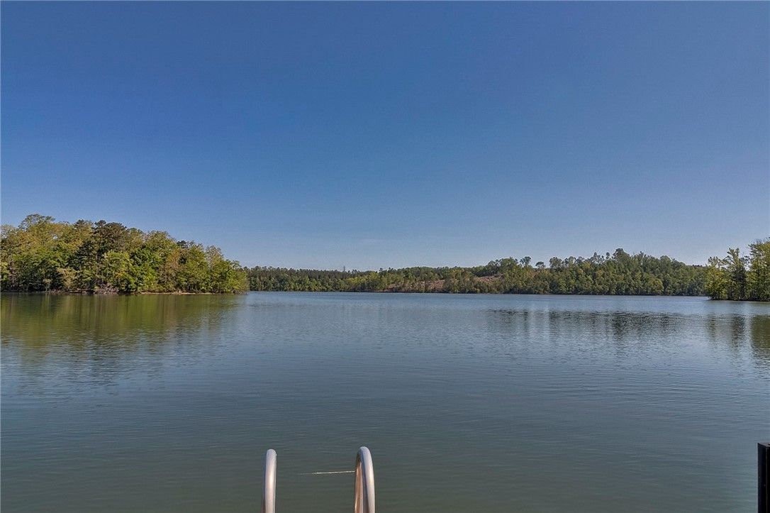 Property image 3 at 202 Kings Pointe Drive, Seneca, SC 29678