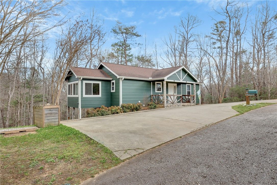 Property image 2 at 370 Woodmere Drive, Pickens, SC 29671