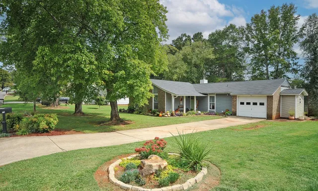 23 Paddock Lane