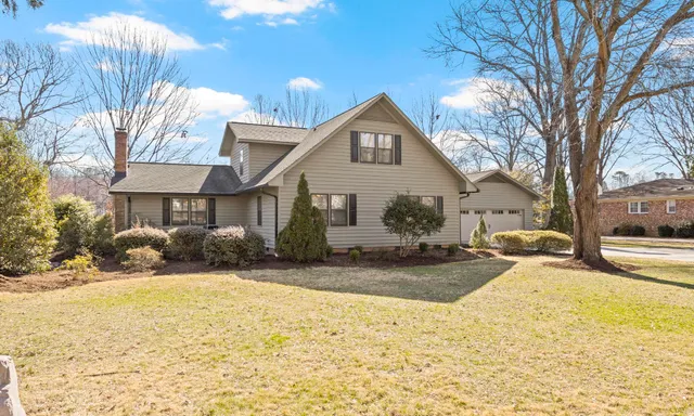 220 Shannon Lake Circle