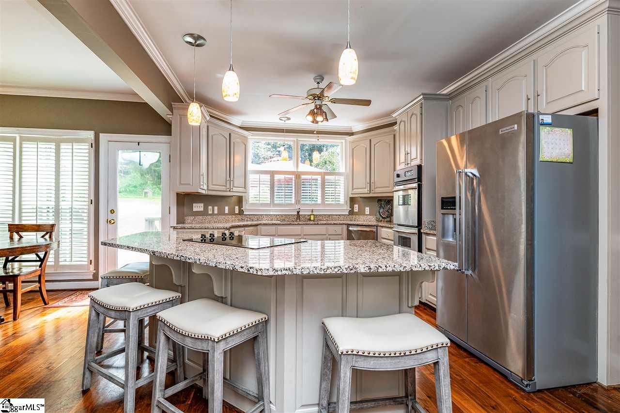 Property image 4 at 300 Spaulding Farm Road, Greenville, SC 29615