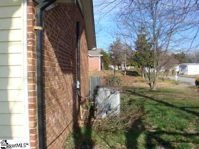 Property image 3 at 204 Chesley Drive, Simpsonville, SC 29680