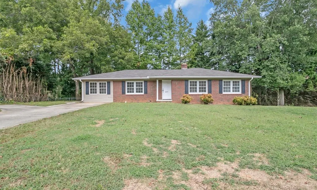 207 Forest Drive
