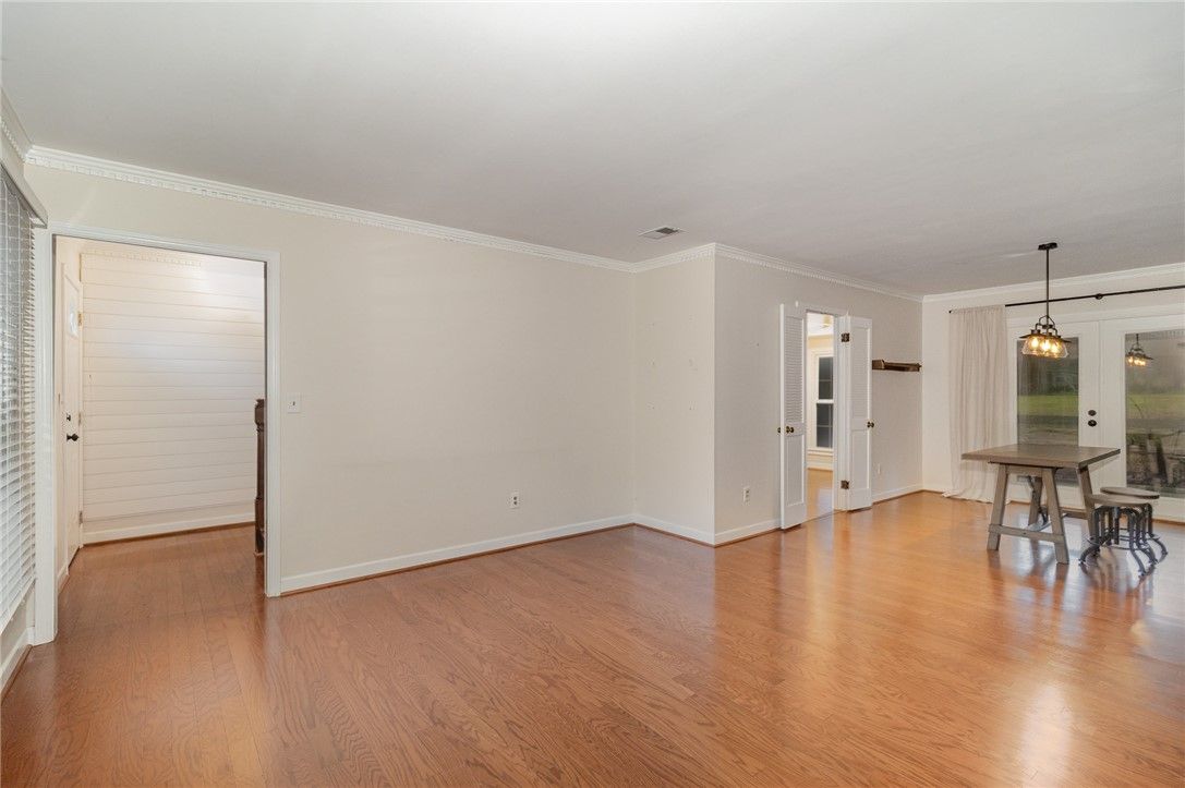 Property image 3 at 102 Crowndale Drive, Taylors, SC 29687