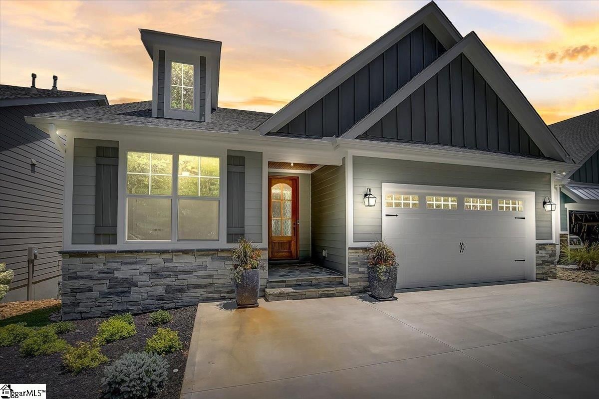 Property image 2 at 712 kings hill Street, Taylors, SC 29687