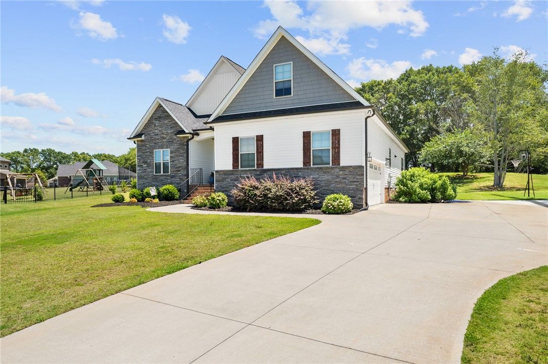 Property image 2 at 26 Stetson Drive, Anderson, SC 29625