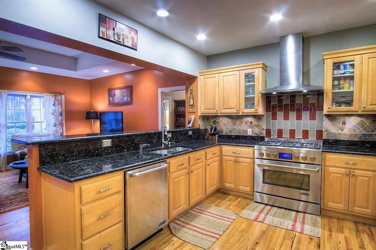 Property image 3 at 200 Glen Meadows Drive, Simpsonville, SC 29680